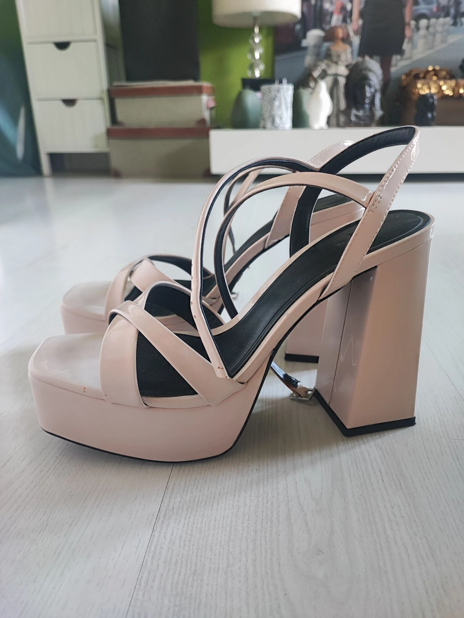 Sandalia plataforma Zara